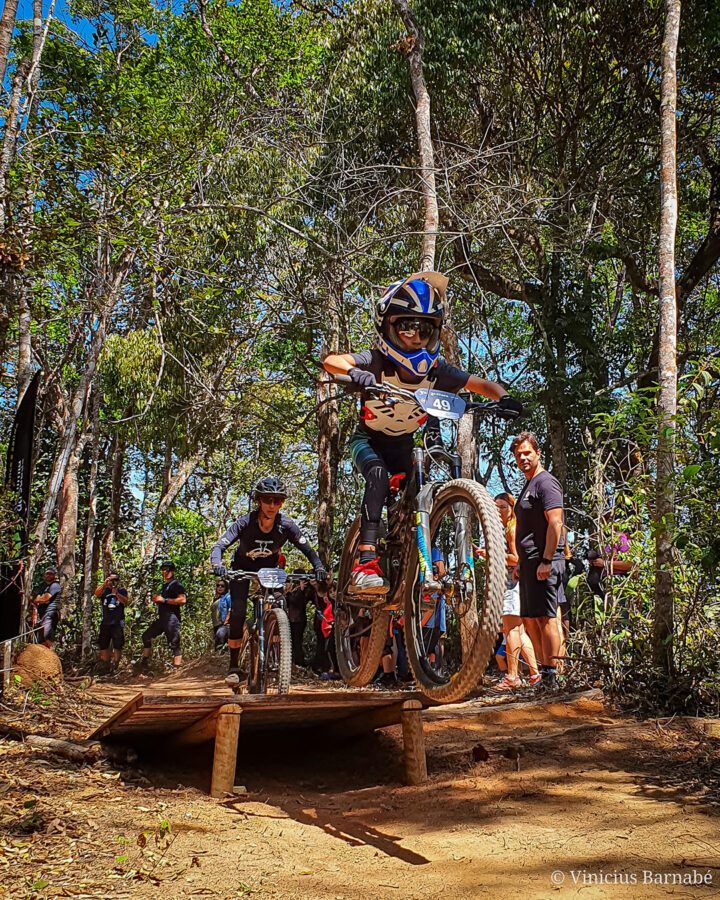 Lançamento do Condomínio Inconfidentes com Açaí Fresh Enduro Cup.