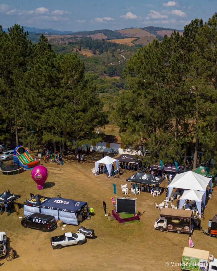 Lançamento do Condomínio Inconfidentes com Açaí Fresh Enduro Cup.